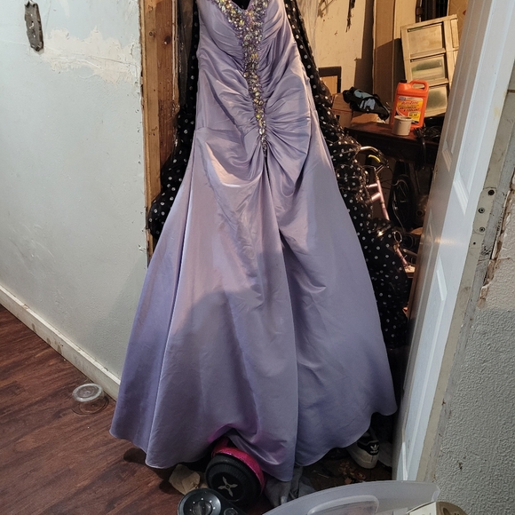 Size 12 Lilac Ruched Rhinestone Prom/Pageant Dress - Picture 3 of 7